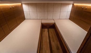 nautica-esposito-open-32-cabina2