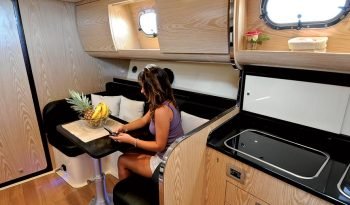 positano-cabin-38-nautica-esposito-dinette